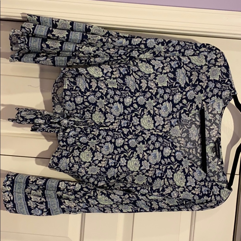 Selling American Eagle blouse